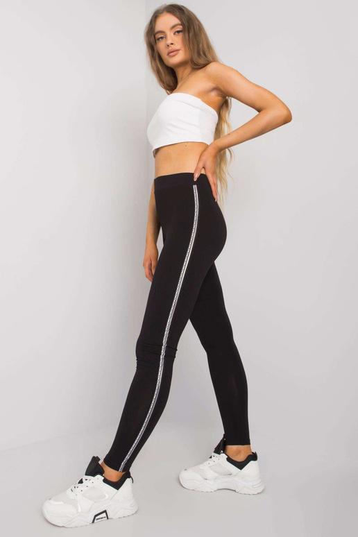 Mustad ja hõbedased puuvillased...