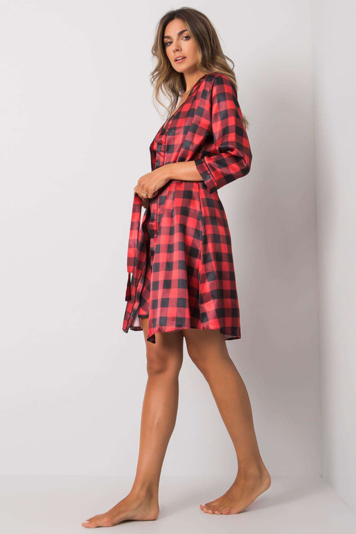 Musta ja punaseruuduline magamiskomplekt