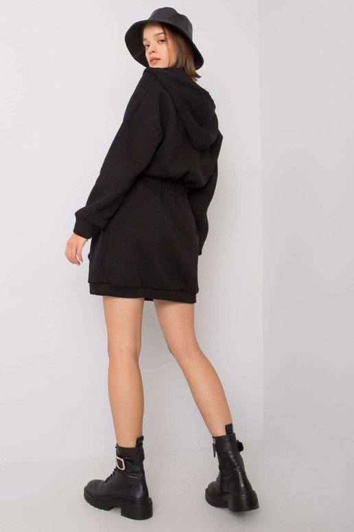 Skyla musta kapuutsiga dressipluus