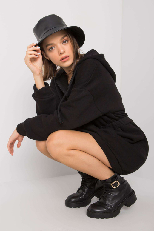 Skyla musta kapuutsiga dressipluus