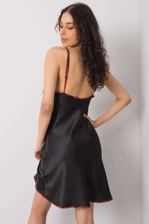 Must lilledega voodikomplekt