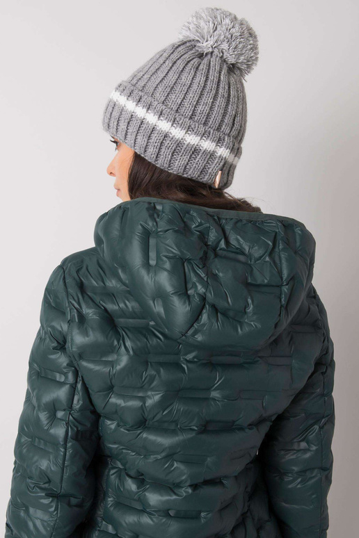 Hall müts pompooniga