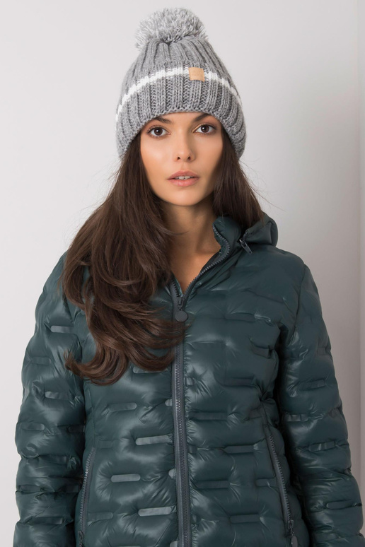 Hall müts pompooniga