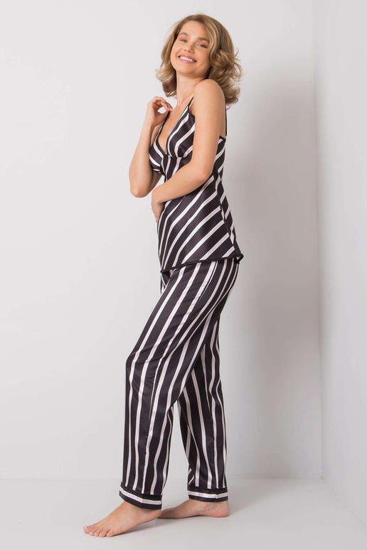 Musta triibuline voodikomplekt