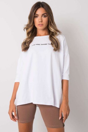 Valge pluus Kaylyni kirjaga