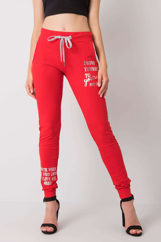 Punased dressipüksid Fatemah kirjaga