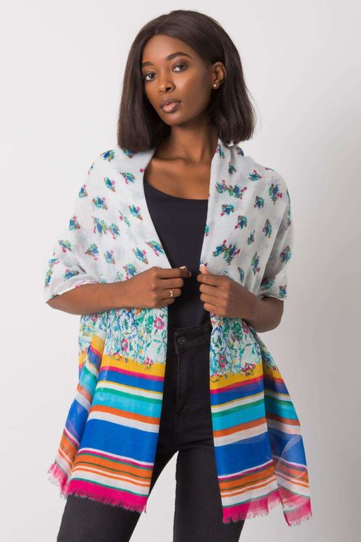 Mustritega valge viskoospleed