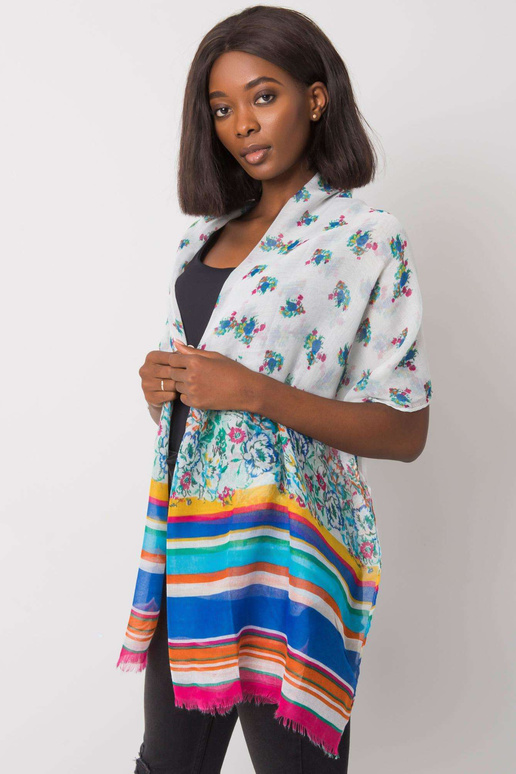 Mustritega valge viskoospleed