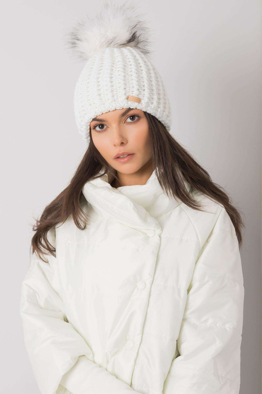 Valge naiste talvemüts