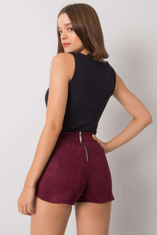 Burgundia nööpidega lühikesed püksid...