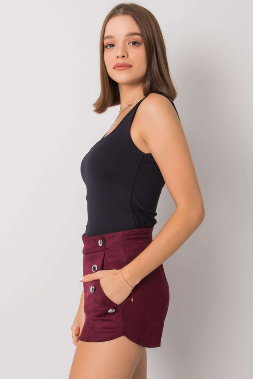 Burgundia nööpidega lühikesed püksid...