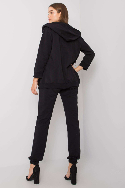 Mariyah naiste must kolmeosaline...