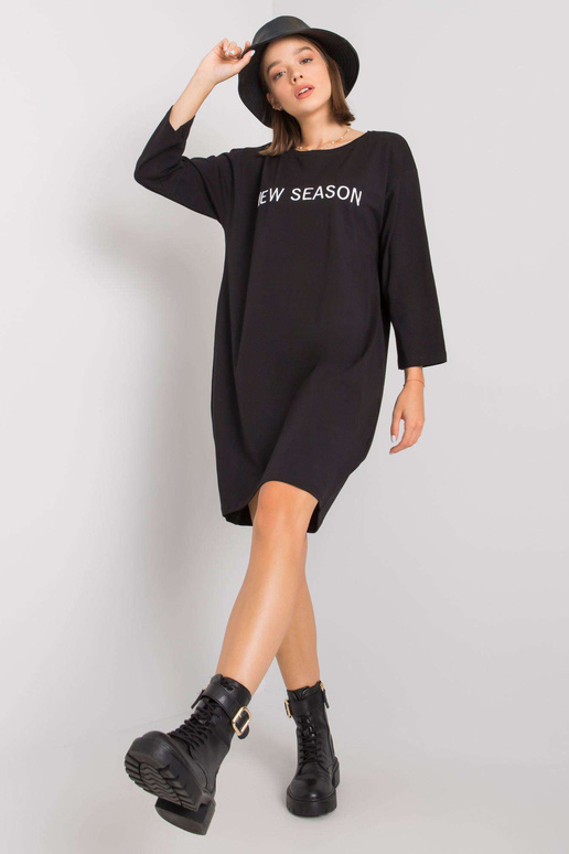 Must kleit Raina kirjaga