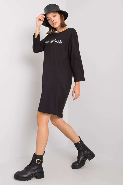 Must kleit Raina kirjaga