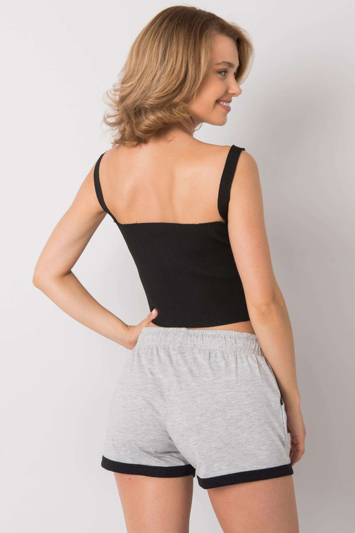 Djoelle musta soonikuga topp