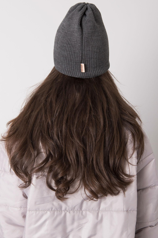 Tumehall naiste müts