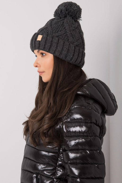 Tumehall tutiga talvemüts