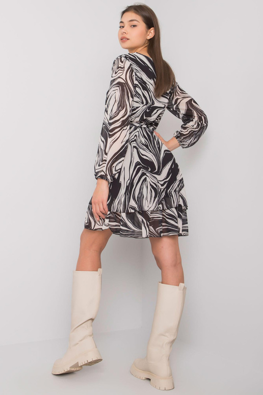 Musta ja beeži mustriga kleit...