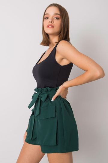 Tumerohelised taskutega...