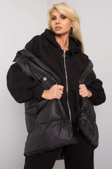 Must kolmeosaline komplekt...