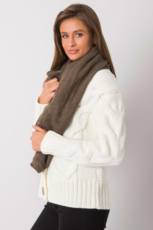 Tumebeež kootud sall