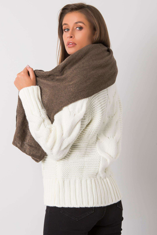 Tumebeež kootud sall