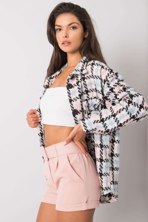 Määrdunud roosad lühikesed püksid...