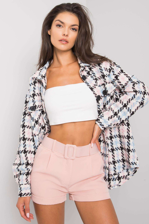 Määrdunud roosad lühikesed püksid...