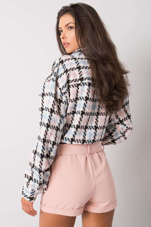 Määrdunud roosad lühikesed püksid...