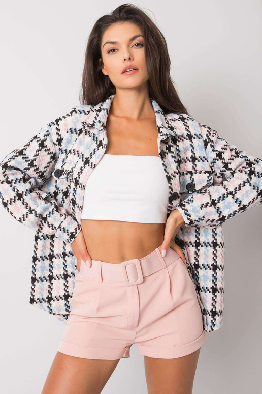 Määrdunud roosad lühikesed püksid...