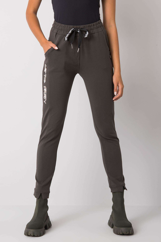 Tumedad khakivärvi dressipüksid...