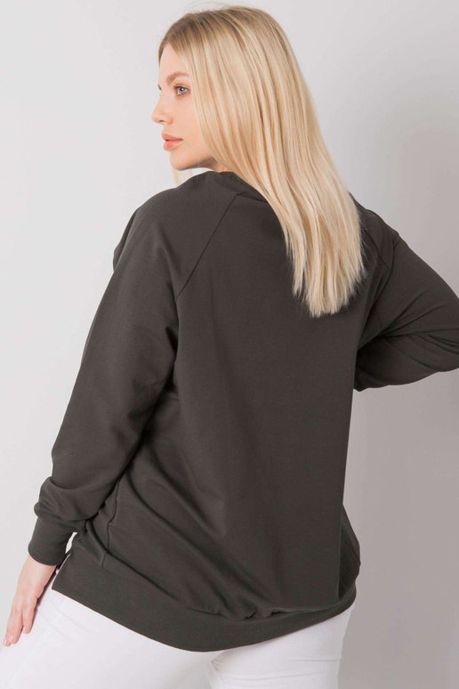 Tume khakivärvi plusssuuruses pikkade...