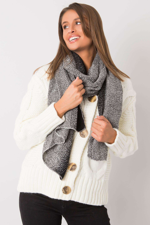 Must-valge kootud sall