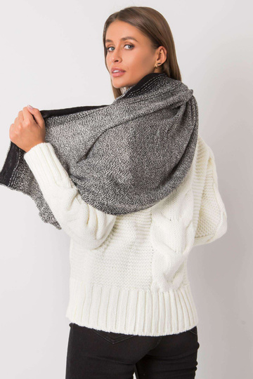 Must-valge kootud sall 2