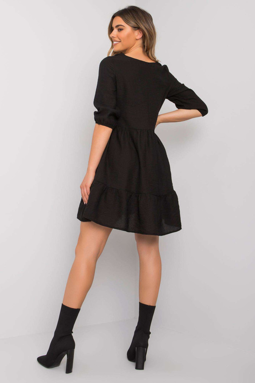 Must Harlyni volangidega kleit