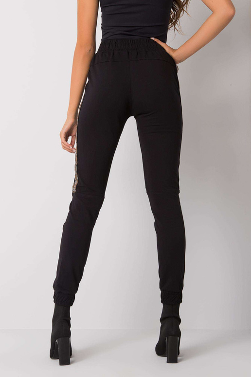 Mustad Giulia aplikatsiooniga...