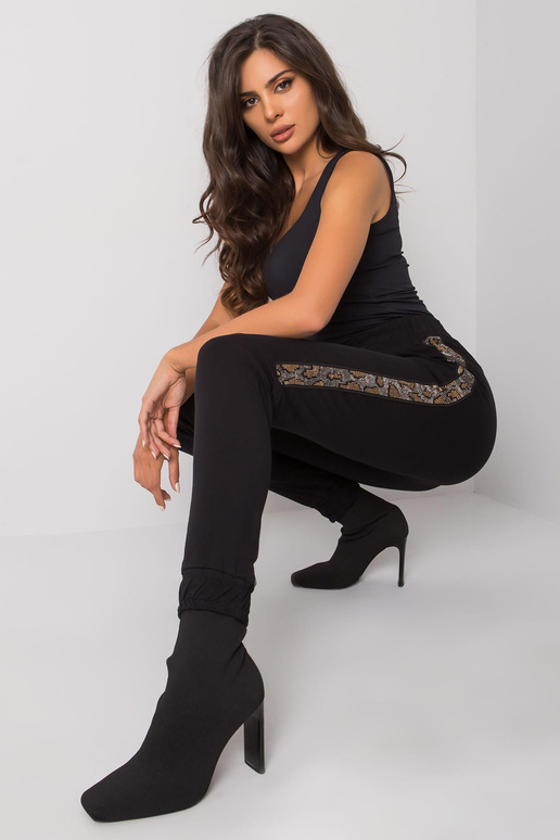 Mustad Giulia aplikatsiooniga...