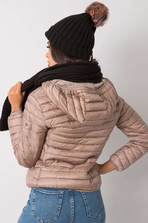 Must talvekomplekt mütsi ja salliga...