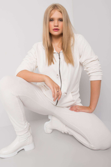 Michell valge veluur pluss... 2