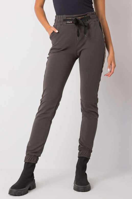 Tumedad khakivärvi dressipüksid... Tumedad khakivärvi dressipüksid...