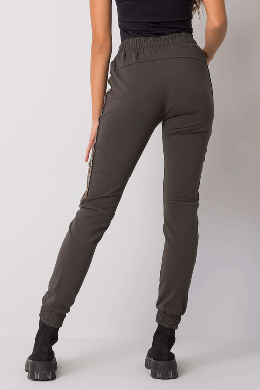 Tumedad khakivärvi dressipüksid... Tumedad khakivärvi dressipüksid...