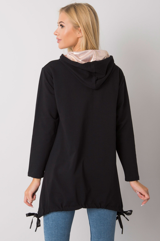 Narissa must lukuga kapuuts