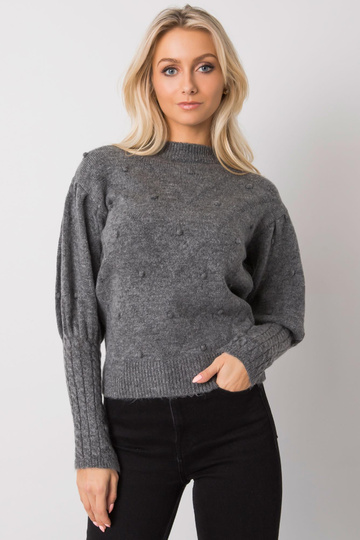 Dekoratiivsete varrukatega... 2