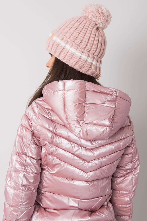 Heleroosa pompooniga müts