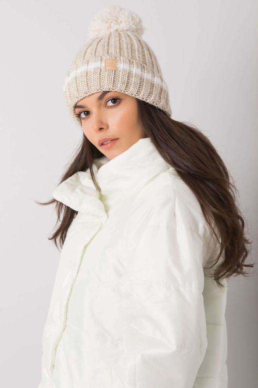 Beež müts pompooniga