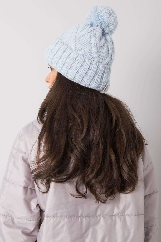 Helesinine pompooniga talvemüts