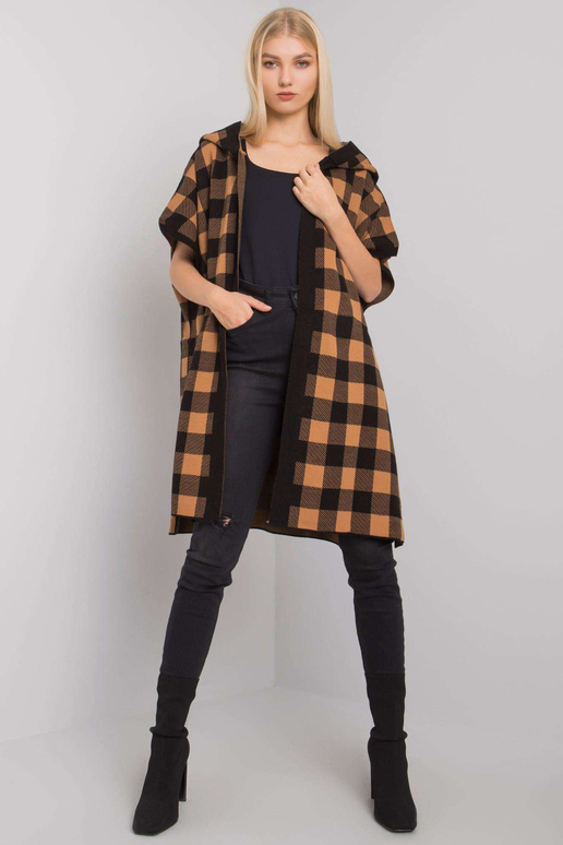 Must ja kaamel Lovingtoni kapuutsiga... Must ja kaamel Lovingtoni kapuutsiga...