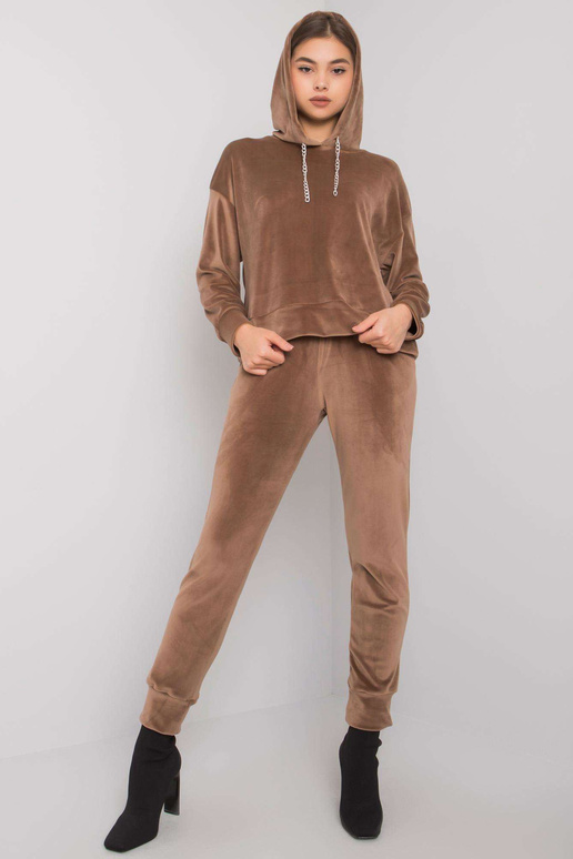 Tumebeež veluurkomplekt Chanya pükstega