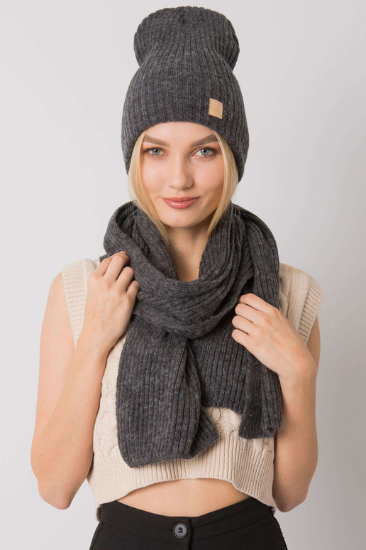 Tumehall talvekomplekti müts ja sall...