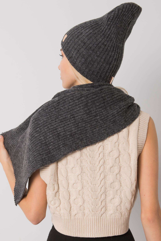 Tumehall talvekomplekti müts ja sall...